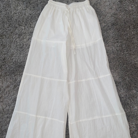 White solid pants. Size XS. Ordered from Shein, never worn before. - Picture 1 of 3